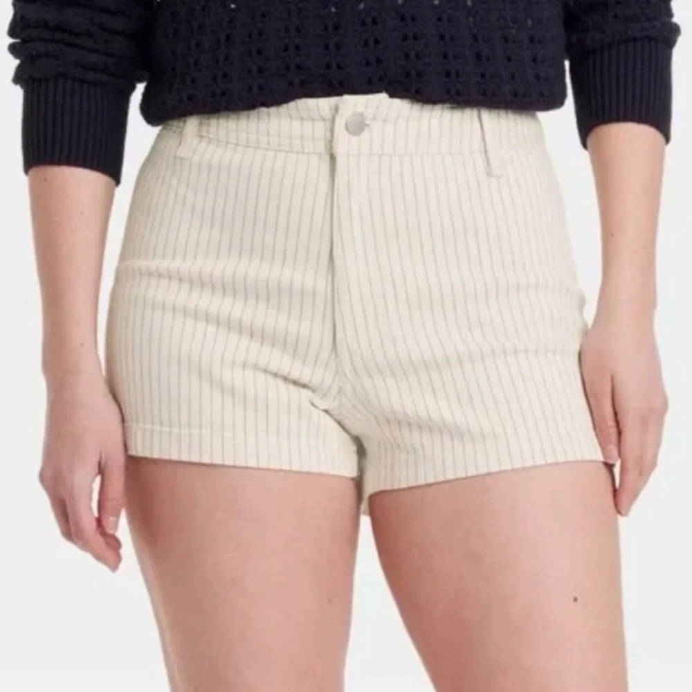 NWT Universal Thread, Women's High-Rise Sailor Denim Shorts, cream striped, Sz 4